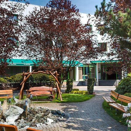 Hotel Partner Varsó Kültér fotó