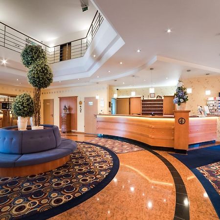 Hotel Partner Varsó Kültér fotó