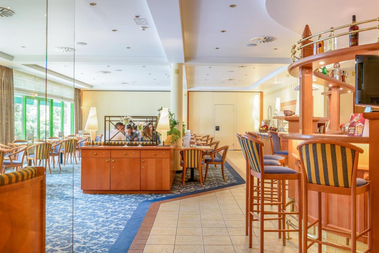 Hotel Partner Varsó Kültér fotó