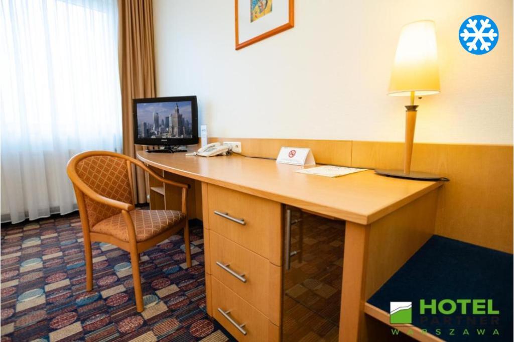 Hotel Partner Varsó Kültér fotó