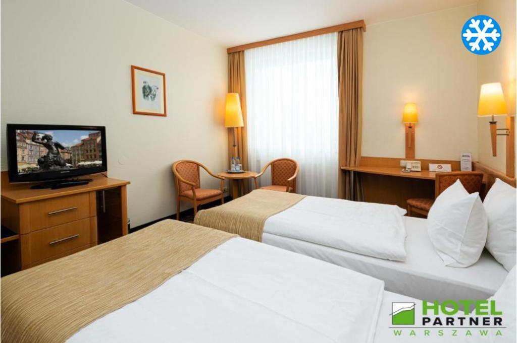 Hotel Partner Varsó Kültér fotó