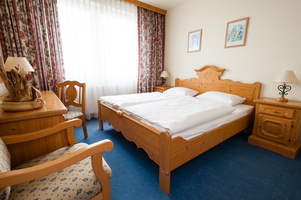 Hotel Partner Varsó Kültér fotó