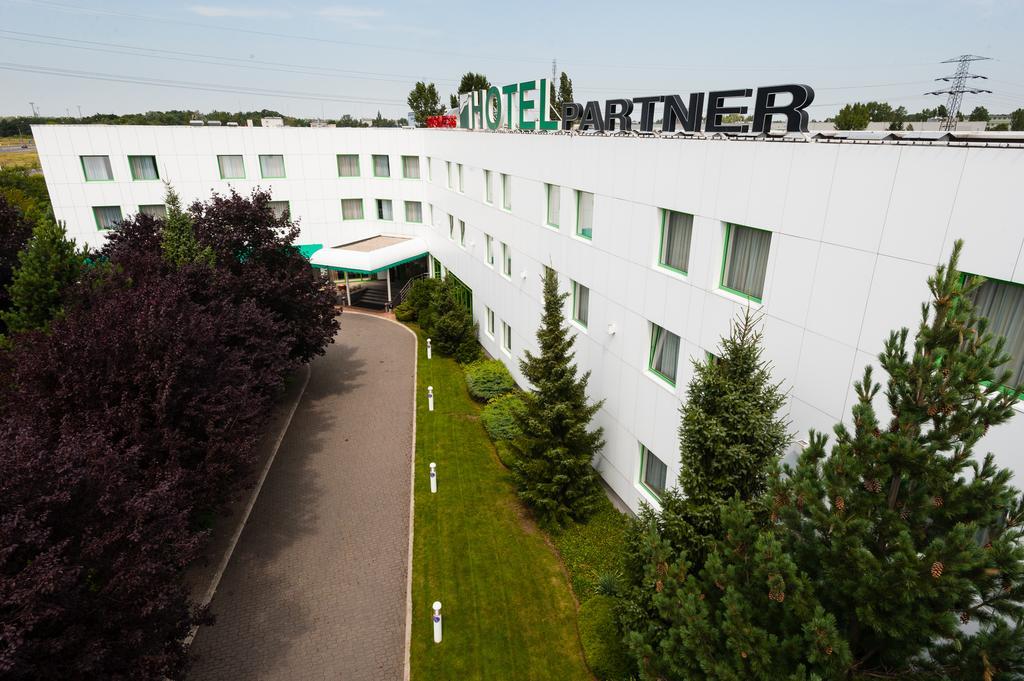 Hotel Partner Varsó Kültér fotó