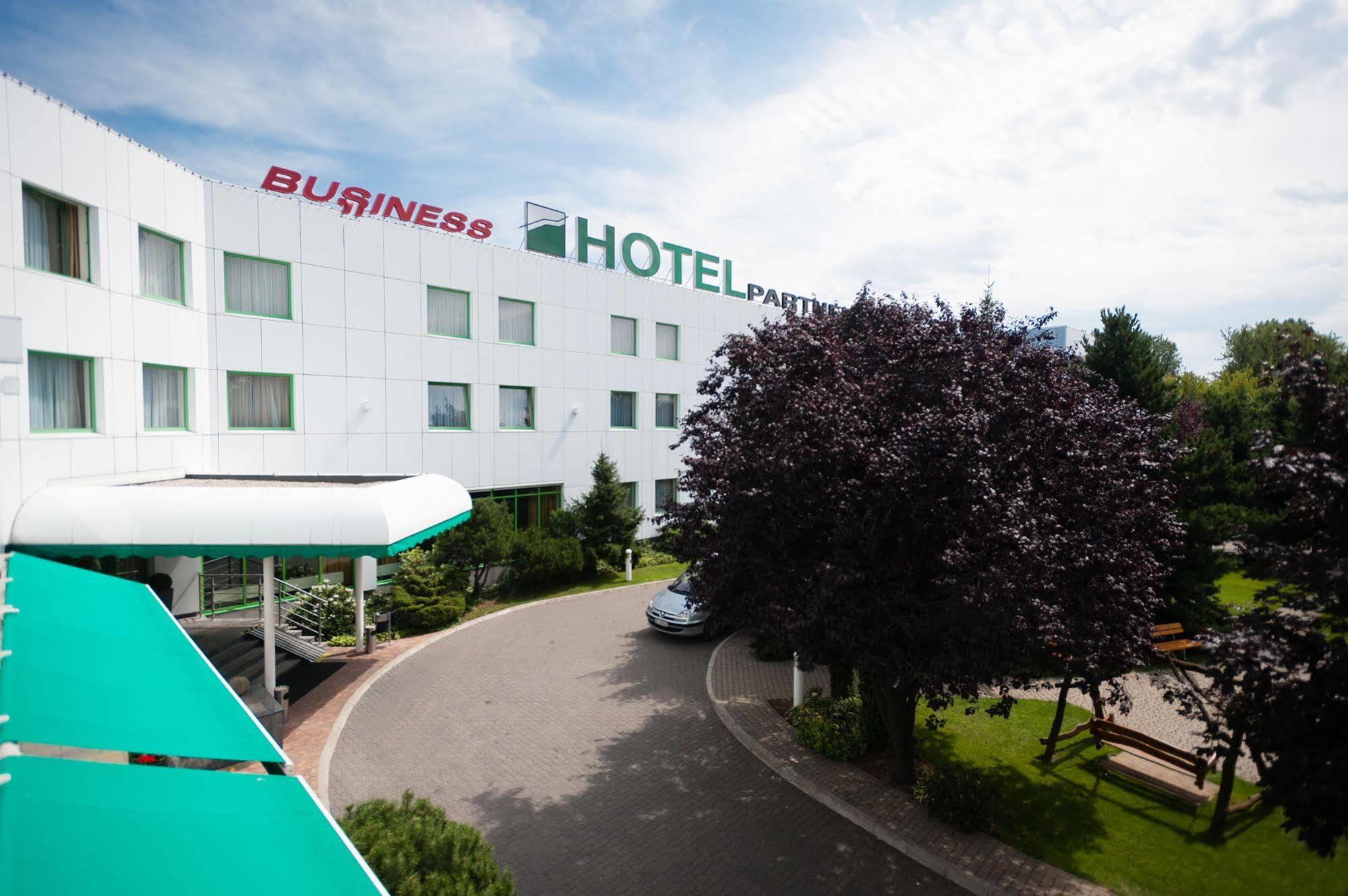 Hotel Partner Varsó Kültér fotó
