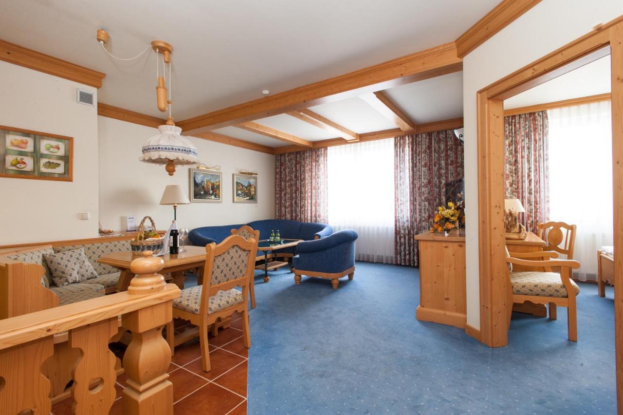Hotel Partner Varsó Kültér fotó