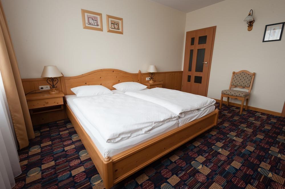 Hotel Partner Varsó Kültér fotó