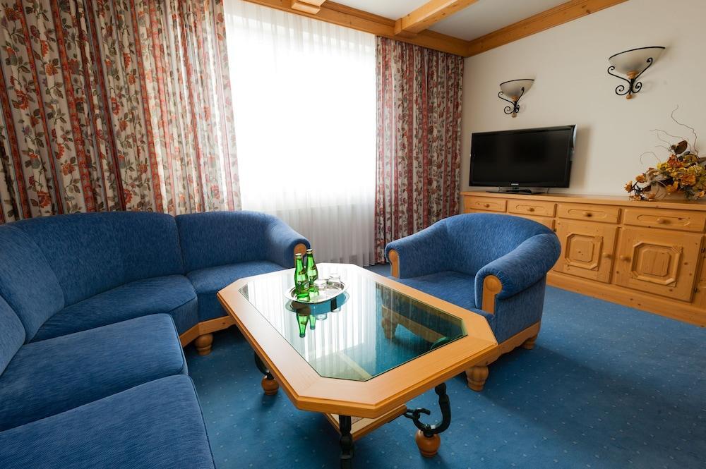 Hotel Partner Varsó Kültér fotó
