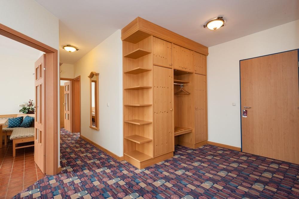 Hotel Partner Varsó Kültér fotó