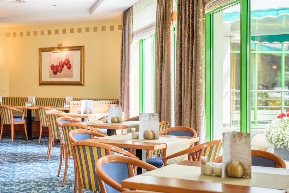 Hotel Partner Varsó Kültér fotó