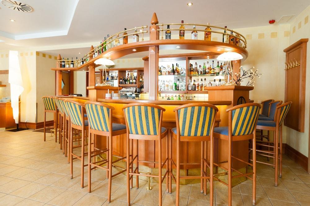 Hotel Partner Varsó Kültér fotó