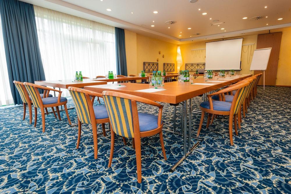 Hotel Partner Varsó Kültér fotó