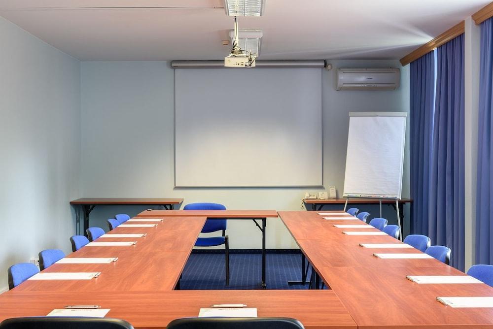Hotel Partner Varsó Kültér fotó
